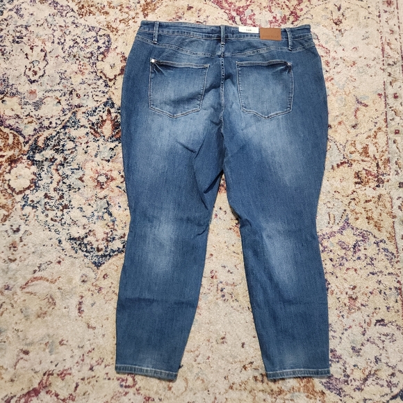 NEW Judy Blue Medium Wash Skinny Fit High Waist Denim Jeans Plus‎ Size 24W - Picture 2 of 12